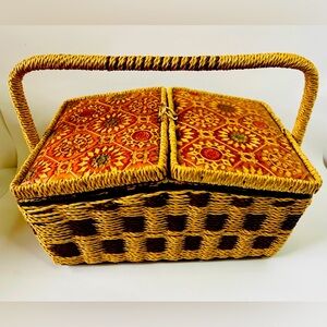 VINTAGE 70s Singer Floral tooled leather Sewing Kit Basket